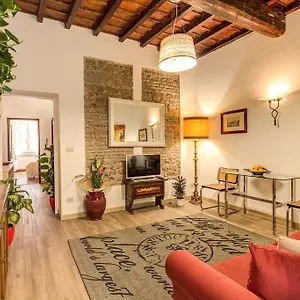Magenta Deluxe Fienaroli 2 Rome